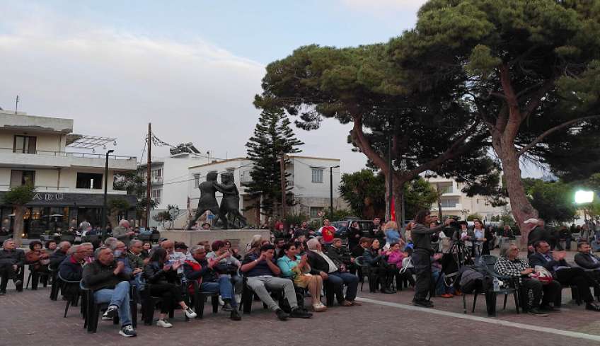 Με παλμό η ανοιχτή πολιτική συγκέντρωση του ΚΚΕ στην Πλατεία Ανταγόρα
