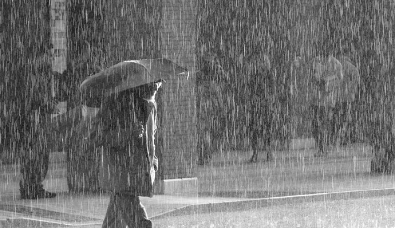 Ισχυρές κατά τόπους καταιγίδες όλη την εβδομάδα