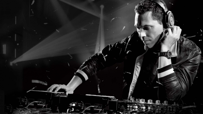 Ο Tiesto παρουσιάζει... A Town Called Paradise