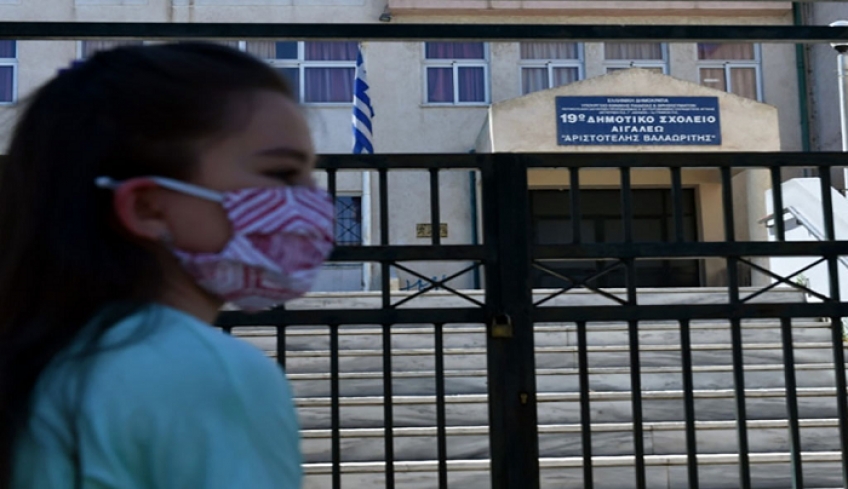 Επιφυλακτικοί οι ειδικοί για την επιστροφή στις τάξεις -Τι είναι το μοντέλο των εναλλάξ παρουσιών που εξετάζουν