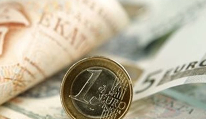Υπέρ του ευρώ το 63% των Ελλήνων