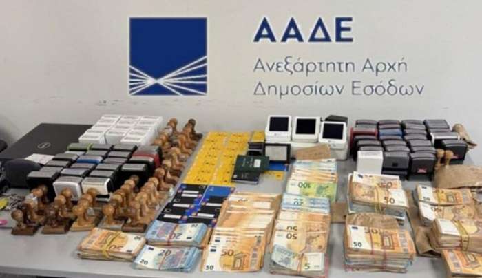 ΑΑΔΕ: Εξαρθρώθηκε κύκλωμα με εκατοντάδες «αχυράνθρωπους» – 380 επιχειρήσεις με χρέη 43 εκατ. ευρώ, 11 συλλήψεις
