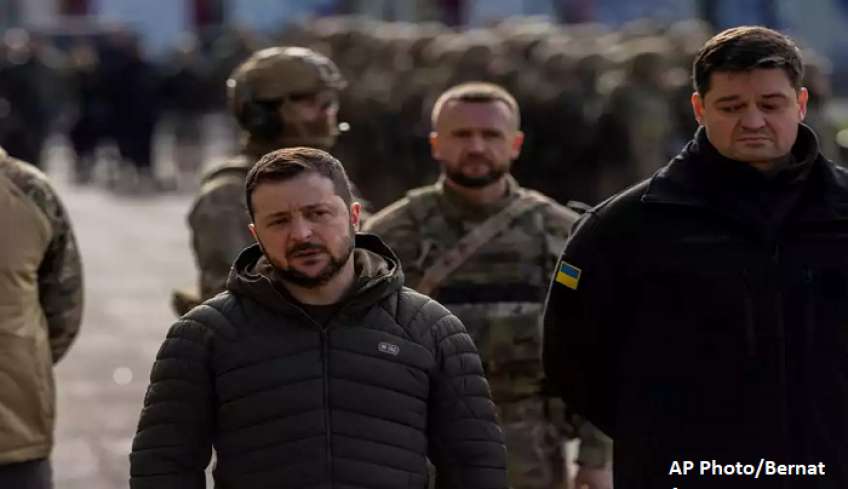 Μπαράζ ρωσικών πληγμάτων στην Ουκρανία κατά την αλλαγή του χρόνου - Πως η χώρα του θα συνεχίσει να μάχεται «ως τη νίκη» υπόσχεται ο Ζελένσκι