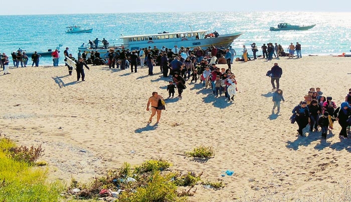 Μάθημα ανθρωπιάς στη Ρόδο-Δωρεά ψυγείου κοντέινερ στη Λέσβο για τους νεκρούς