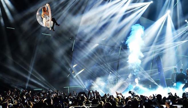 Χαμός στα 2014 MTV EMA: Όλοι οι νικητές και το ανακόντα