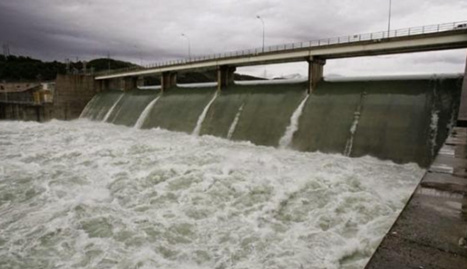 Άνοιξε φράγμα στην Άρτα λόγω της βροχόπτωσης