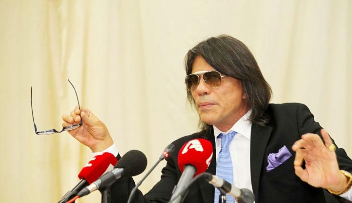Χαμός στο Δημοτικό Συμβούλιο στον Μαραθώνα: Πιάστηκαν στα χέρια - Έκλεισαν τον Ψινάκη στην τουαλέτα