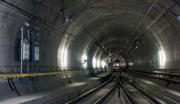 Εγκαινιάστηκε στην Ελβετία η μεγαλύτερη σήραγγα του κόσμου - BINTEO