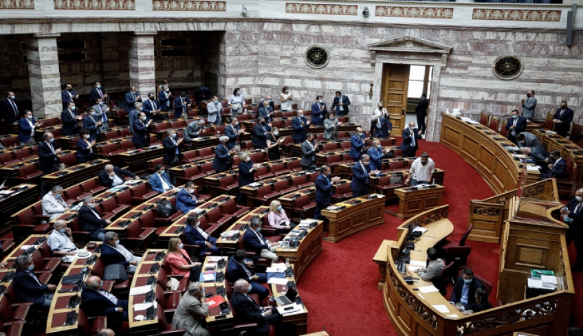 Πέρασε με αυξημένη πλειοψηφία η συμφωνία για την ΑΟΖ με Ιταλία
