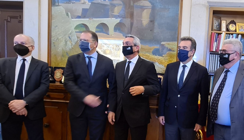 Στην παραχώρηση το συντομότερο δυνατόν των ακινήτων της Βάρης και του Καλαμώνα κινείται το Υπ. Αγροτικής Ανάπτυξης και Τροφίμων