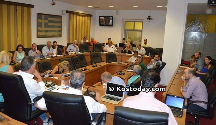 Η αντιπαράθεση στο Δημοτικό Συμβούλιο για το θέμα των συμβασιούχων (βίντεο)