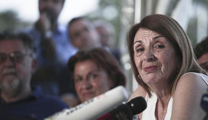 Η Τασία καταγγέλει συμβόλαιο πολιτικού bullying εναντίον της