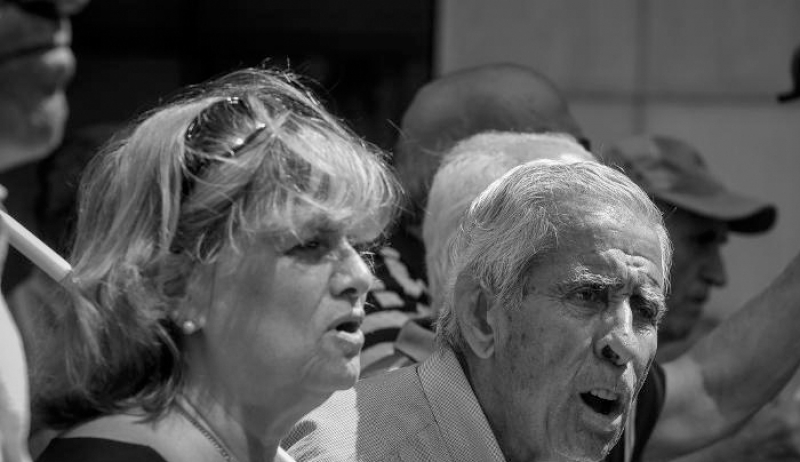 «Μαχαίρι» 3,37 δισ. ευρώ στις συντάξεις και με την βούλα εγκυκλίου