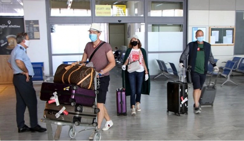 "Βροχή" τα πρόστιμα στο αεροδρόμιο Καλαμάτας: 500 ευρώ σε 5 επιβάτες από την Πολωνία- Δεν είχαν συμπλήρωσει τη φόρμα εντοπισμού