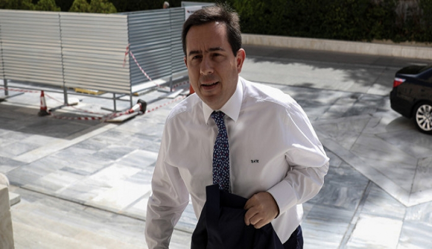 Μηταράκης: Οι δήμαρχοι να δώσουν «βοήθεια όπου μπορούν να συνδράμουν» στο μεταναστευτικό