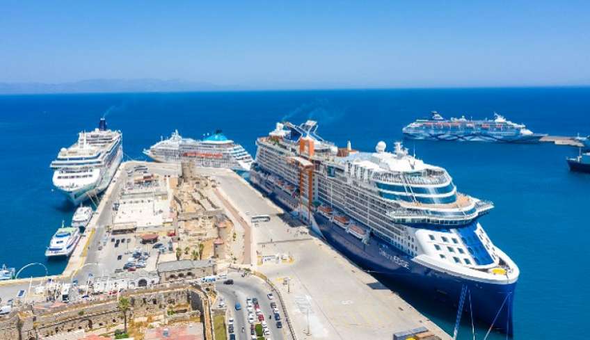 Έξι κρουαζιερόπλοια στο λιμάνι της Ρόδου