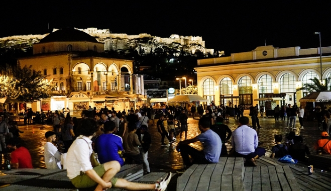 Κορονοϊός: Βούλιαξαν Μοναστηράκι και Βαρνάβα - Ανησυχία για την πλατείες, γεμίζουν και... χωρίς ανοιχτά περίπτερα