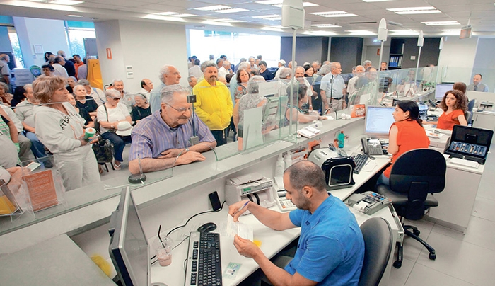 Χωρίς μειώσεις οι συντάξεις τον Αύγουστο - ΒΙΝΤΕΟ