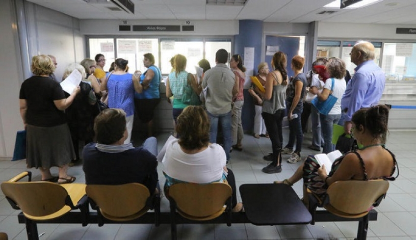 Φόροι και ασφαλιστικές εισφορές - Κερδισμένοι και χαμένοι [Πίνακες]