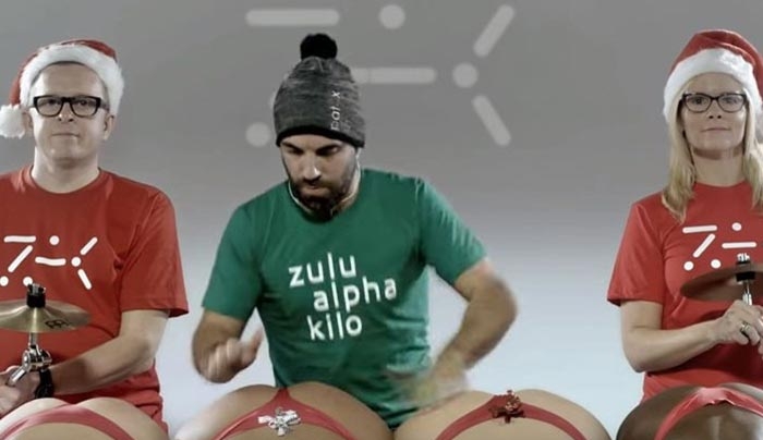 Κάλαντα των… οπισθίων (Βίντεο)