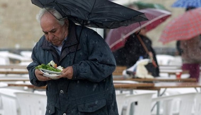 Καθαρή Δευτέρα με βροχές και ισχυρές καταιγίδες - Πού θα πέσει χιόνι