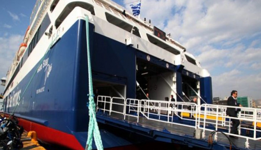 Αρνητικός στον κορωνοϊό ο ναυτικός του Blue Star Mykonos