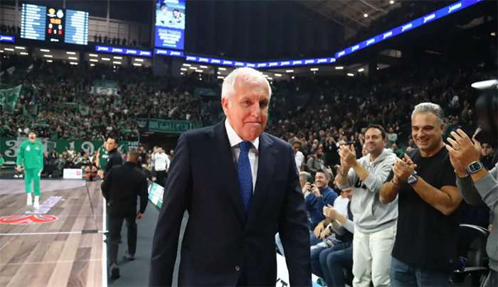 Ο Ομπράντοβιτς σε ματς κόντρα στον Παναθηναϊκό/ (ΜΑΡΚΟΣ ΧΟΥΖΟΥΡΗΣ / EUROKINISSI)