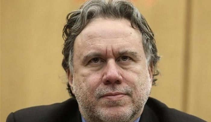 Αμετανόητος Κατρούγκαλος: Αν το ασφαλιστικό ήταν νόμος-λαιμητόμος, θα έτρεμε η Γη έξω από τη Βουλή