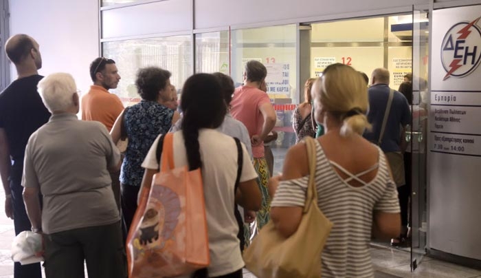 Ουρές στη ΔΕΗ για τη ρύθμιση χρεών- Λήγει η προθεσμία για τις 36 δόσεις