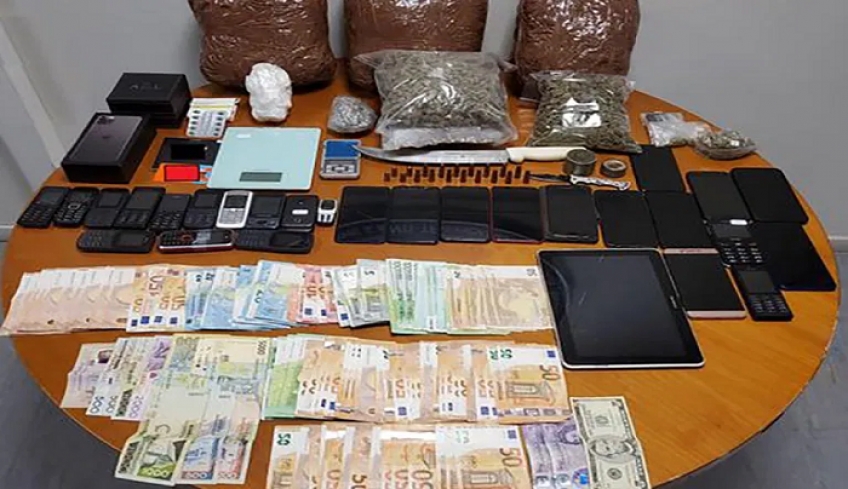 Εξαρθρώθηκε σπείρα που διακινούσε κοκαΐνη και κάνναβη-Χειροπέδες σε εννέα άτομα σε Αθήνα και Πάτμο