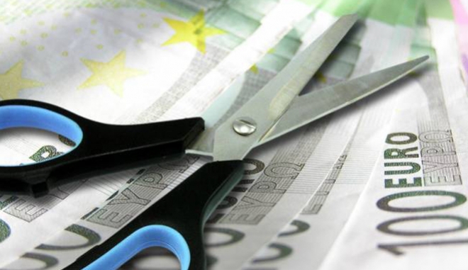 Μπλόκο στην χορήγηση εφάπαξ βοηθημάτων έως και 10 χρόνια -Στον αέρα 35.000 εκκρεμείς αιτήσεις