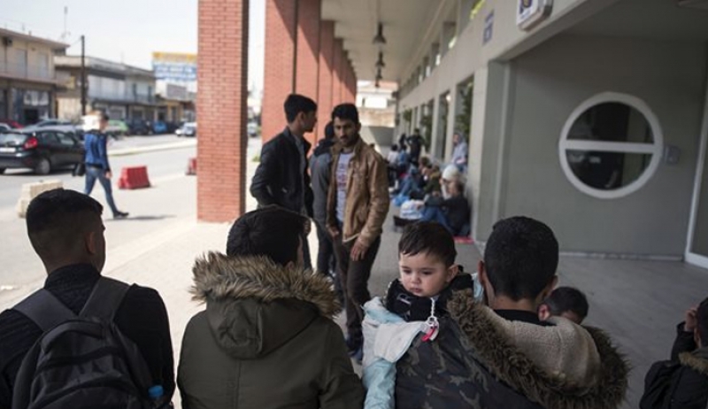 Υπεράριθμοι πρόσφυγες στις δομές των Ενόπλων Δυνάμεων σε Λέσβο και Σάμο