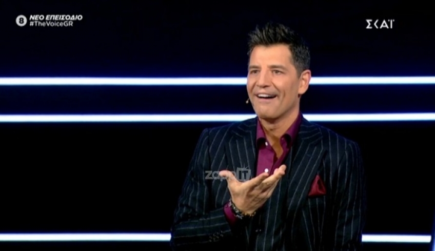The Voice: Η καλλονή μπαρμπέρισα “τρέλανε” τον Σάκη – “Με έστειλες αδιάβαστο”!