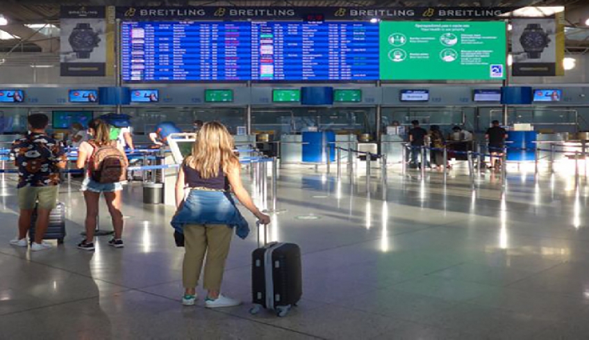 ΥΠΑ: Υποχρεωτικό τεστ Covid για ανεμβολίαστους ταξιδιώτες από 16 χώρες