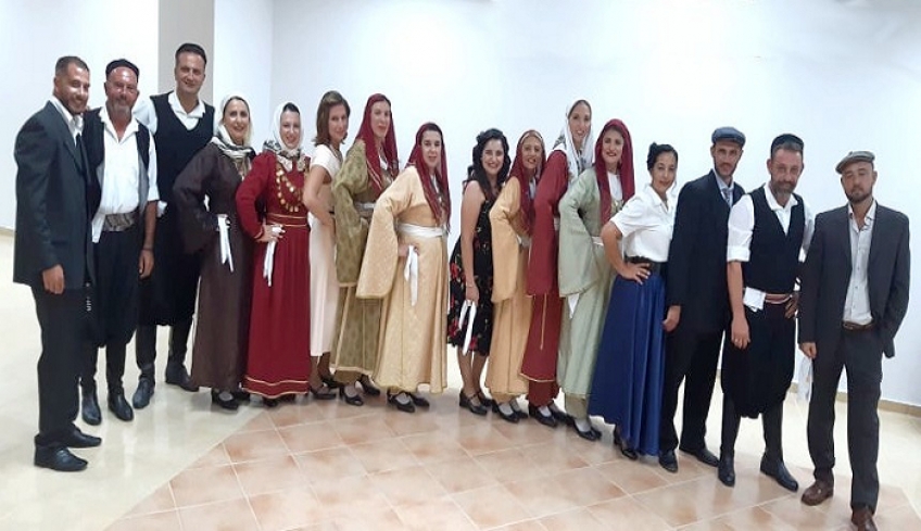 Με επιτυχία η εκδήλωση του χορευτικού τμήματος του Συλλόγου Αρίων, αφιερωμένη στον Δημήτρη Συνεσίου (φωτό)
