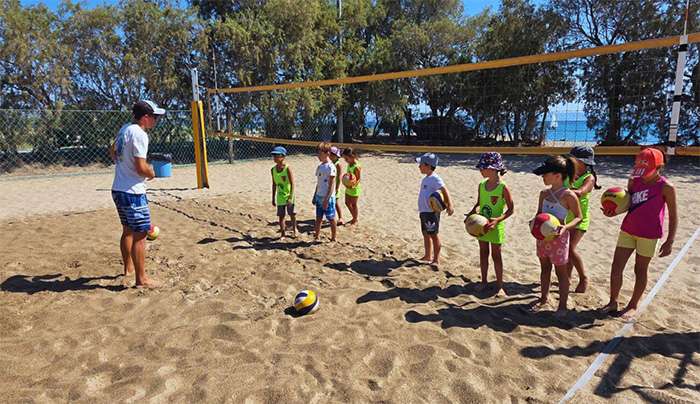 Ο πρωταθλητής Ελλάδας στο beach volley, Δημήτρης Χατζηνικολάου βρέθηκε στο προπονητικό καμπ του Α.Ο Αθλοπαιδιών Κω
