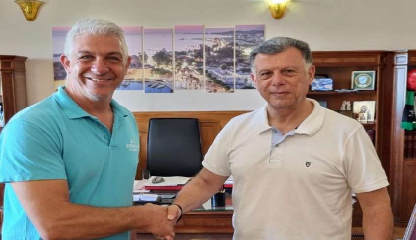 Mε τον Θεοδόση Νικηταρά και ο Λούης Παπούλας