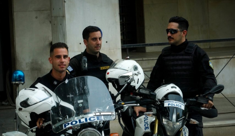 Μήνυμα της ΕΛΑΣ σε γονείς και παιδιά: Κανείς δεν θα τα βάλει φυλακή εάν δεν κοιμούνται το μεσημέρι