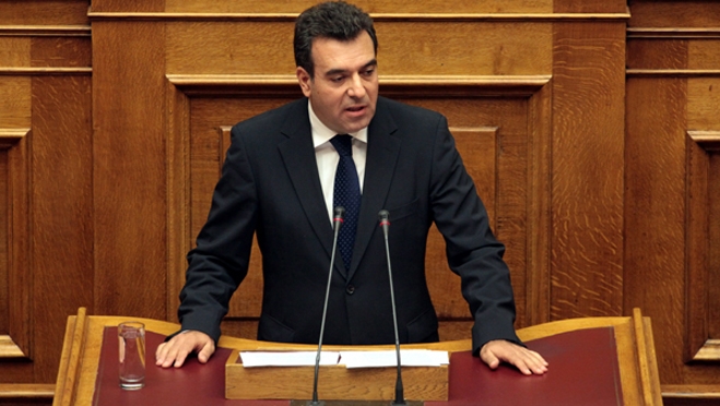 Κατάργηση του ΦΠΑ στον τομέα των μεταφορών για τις νησιωτικές περιοχές, πρότεινε ο Μ.Κόνσολας στον Ευρωπαίο Επίτροπο κ. Χαν