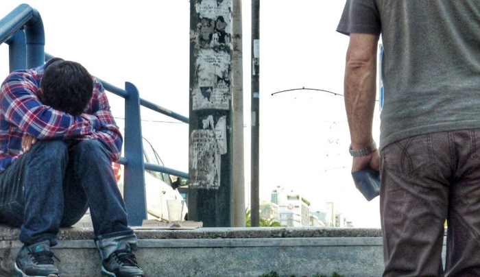 Στα όρια της φτώχειας ένας στους τρεις Έλληνες – Το 25% στερείται και τα βασικά!