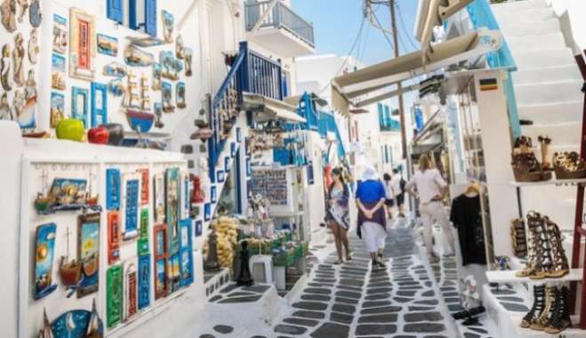 Πρόβλεψη για πάνω από 20 δισ. ευρώ τα έσοδα από τον τουρισμό