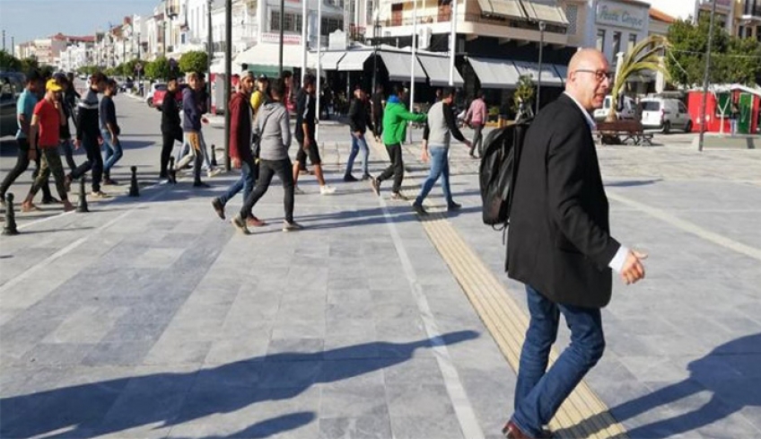 Ο δήμαρχος Αν.Σάμου εκλιπαρεί τους παράνομους αλλοδαπούς να φύγουν από τον τόπο του: «Go! Go now!»