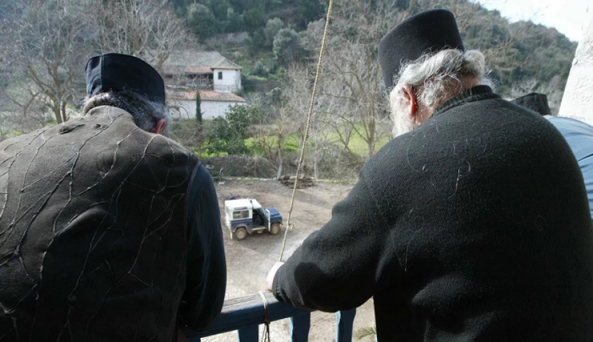 Δεν έχουν τον... Θεό τους: Μοναχοί εξέδωσαν ημερολόγιο κατά του εμβολίου - «Μετατρέπει τους ανθρώπους σε ζόμπι» [βίντεο]