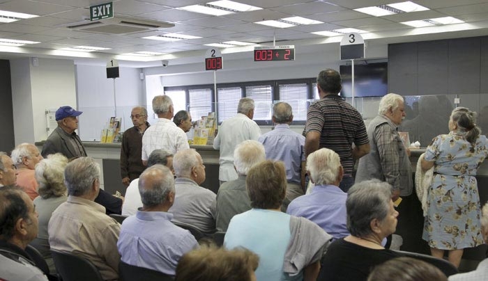 Συντάξεις: Πόσα χρήματα θα παίρνουν παλαιοί και νέοι συνταξιούχοι (πίνακες)