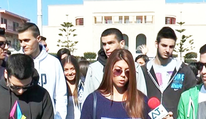 Συλλαλητήριο Μαθητών: "Καταστρέφουν τα όνειρα μας με το άδικο νέο σύστημα εξετάσεων"