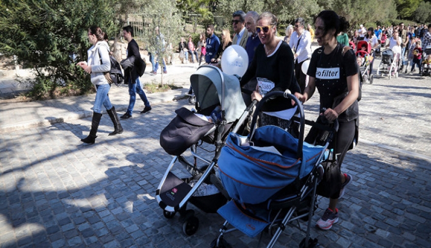 Στη Βουλή το επίδομα γέννας -Αντιπαράθεση για τις προϋποθέσεις χορήγησής του