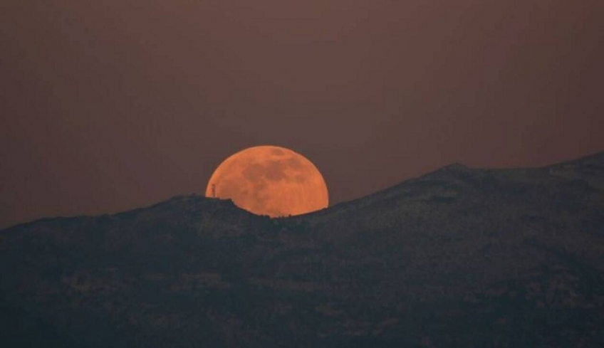 «Πανσέληνος του Λύκου»: Το φαινόμενο που φώτισε τον ελληνικό ουρανό