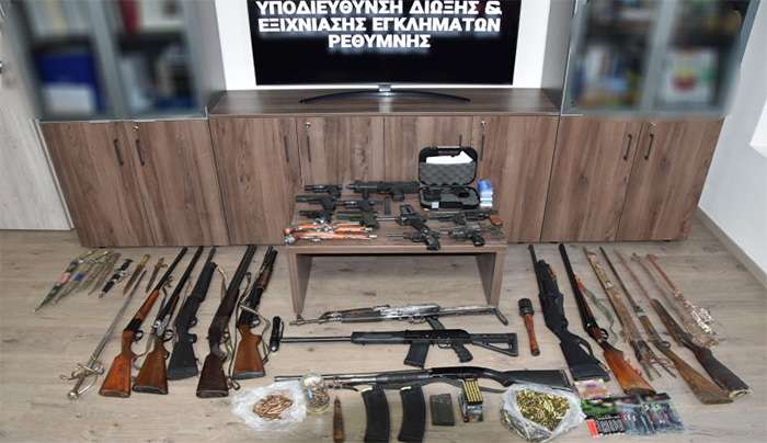 Συνεχίζονται οι συλλήψεις για όπλα και πυρομαχικά στην Κρήτη: Καλάσνικοφ και χιλιάδες φυσίγγια σε Ρέθυμνο και Χανιά, εντόπισαν οι αρχές (φωτό)