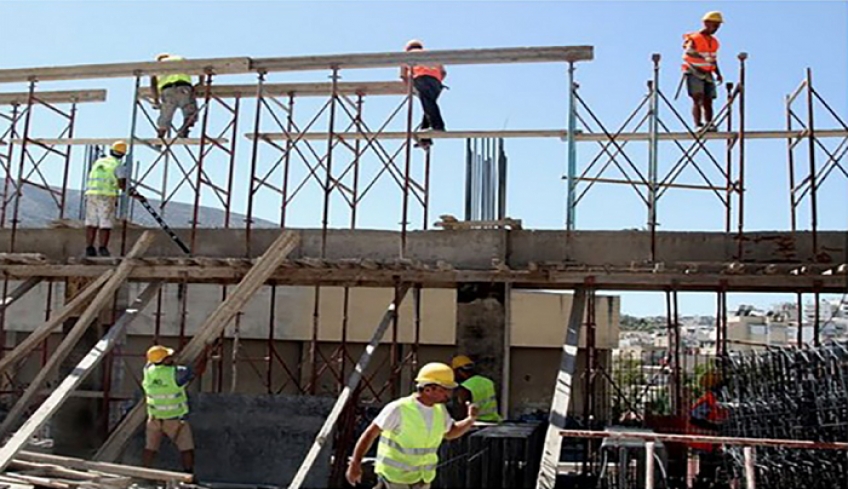 Έναρξη υποβολής αιτήσεων για τη λήψη των 800€ για τους οικοδόμους, δασεργάτες κ.α.