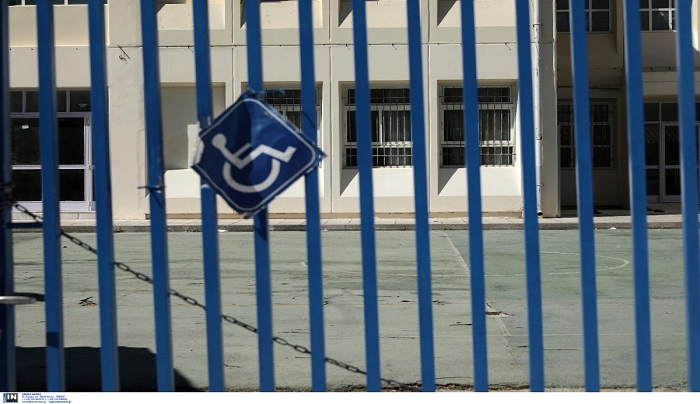 Τσακρής για άνοιγμα σχολείων: Τίποτα δεν είναι απόλυτο